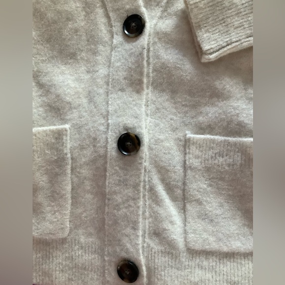 Banana Republic Heather Gray B/F Cardigan. Small. - Picture 9 of 10